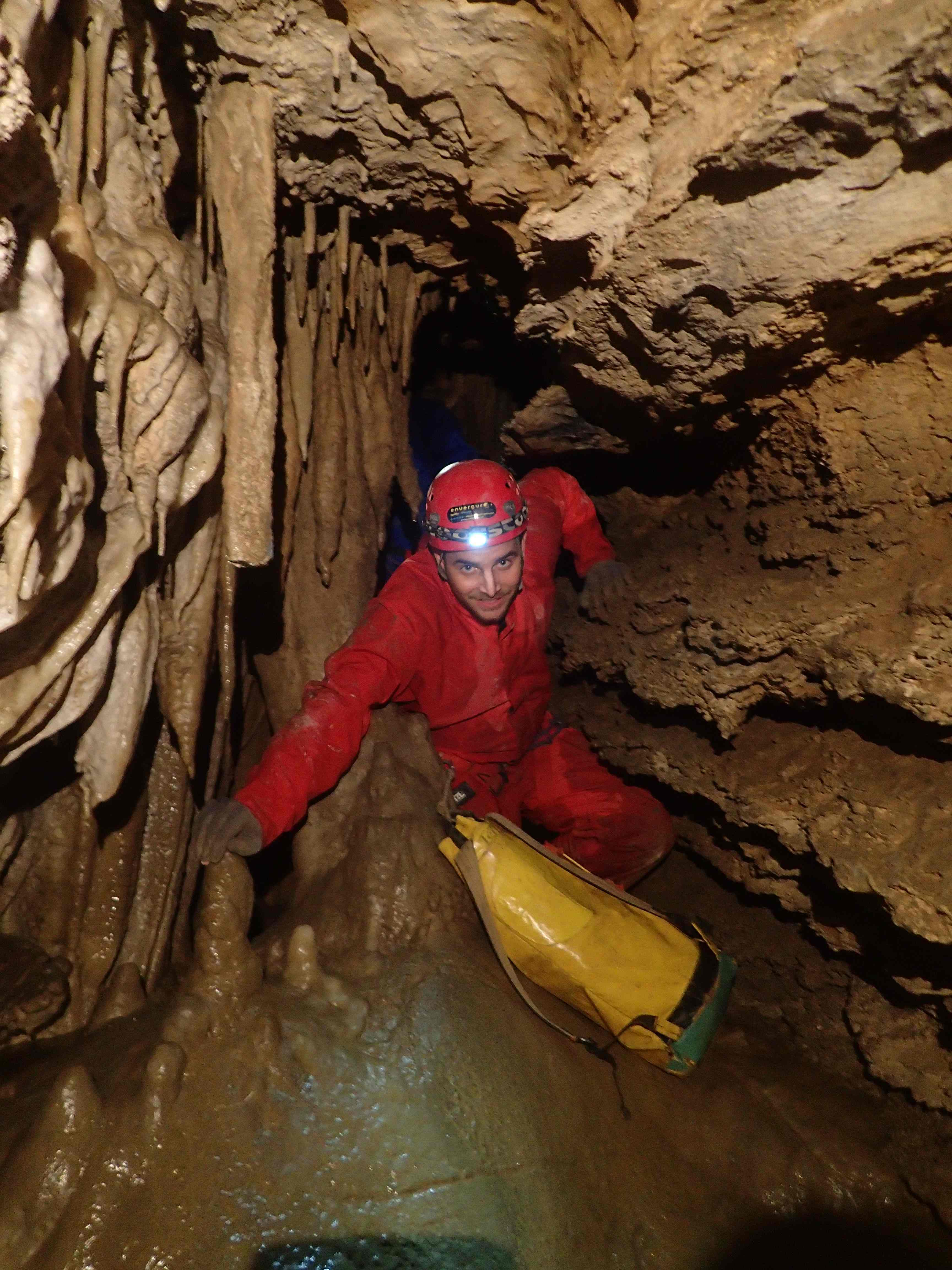 aller retour spéléo pour les experts aux Moustayous