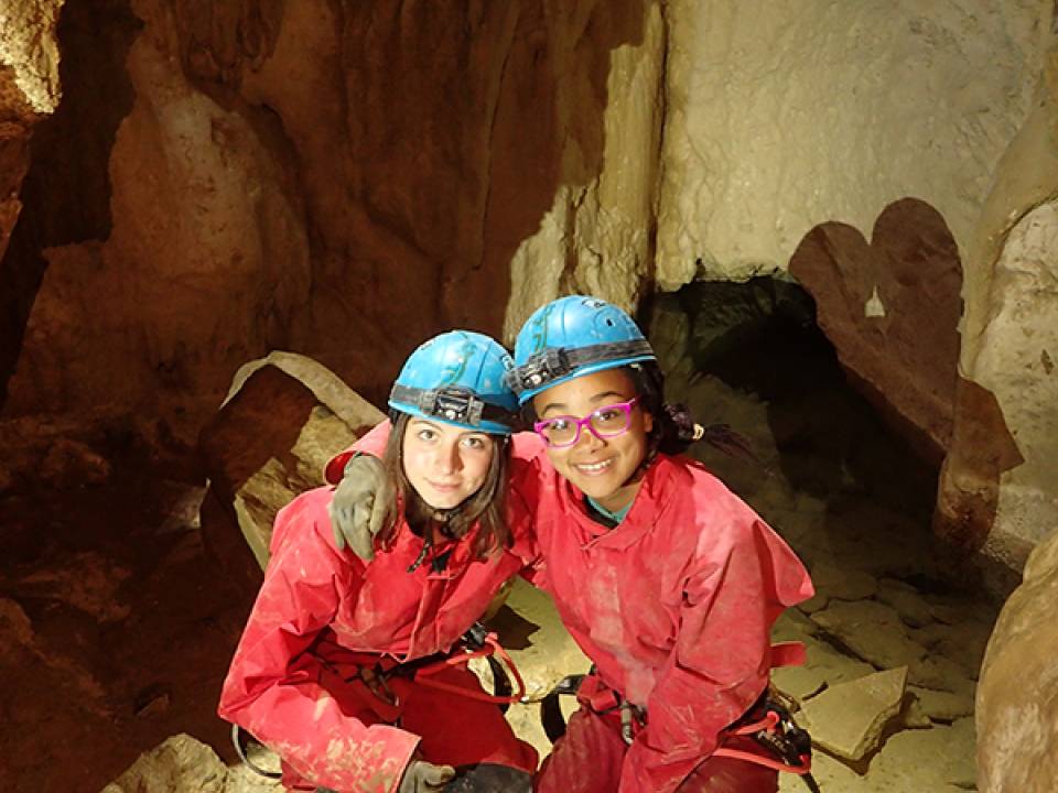Spéléo débutant à la grotte de Bouhadère