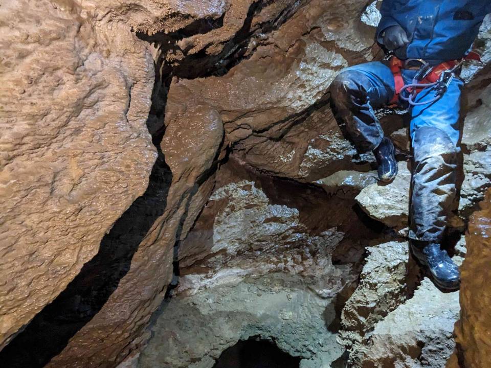 aller retour spéléo pour les experts aux Moustayous