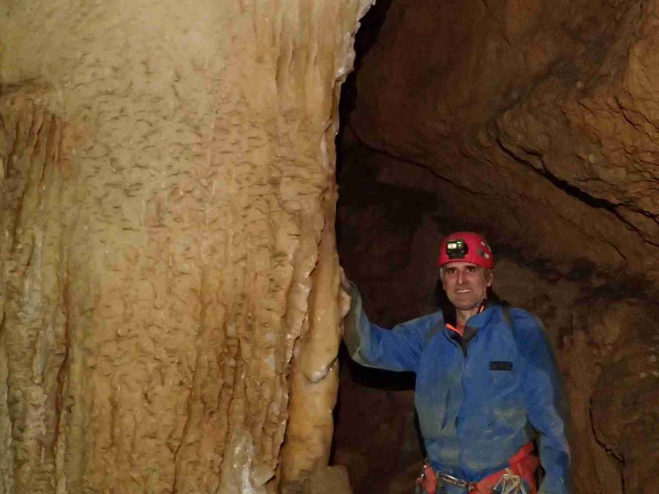 Spéléo débutant à la grotte de la résistance