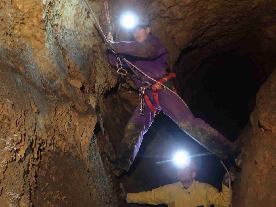 Spéléo débutant à la grotte de la résistance