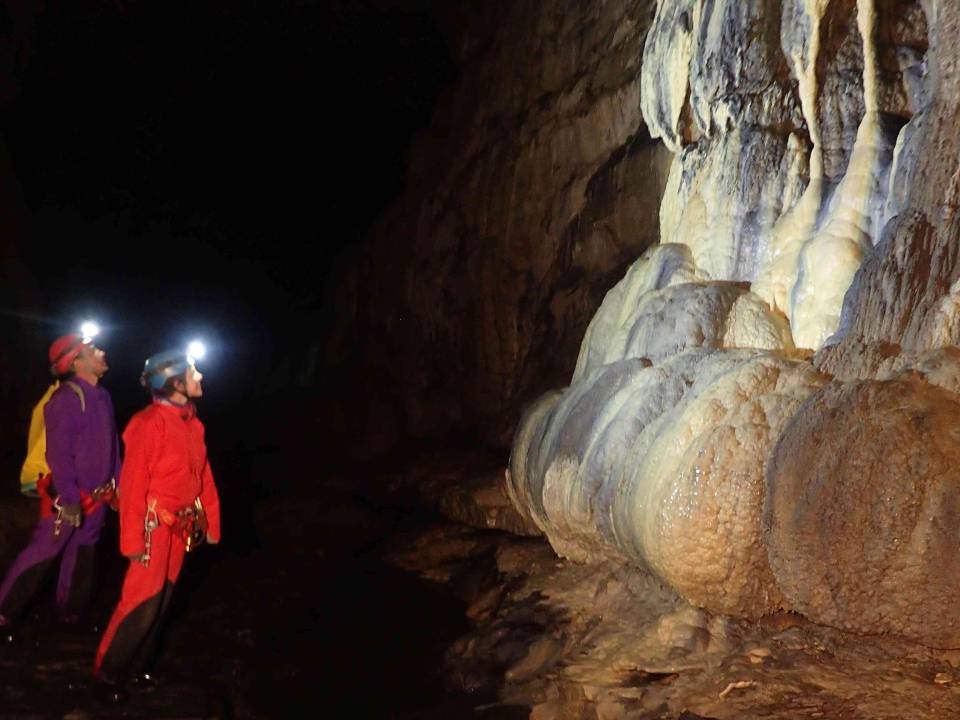 grotte eaux chaudes